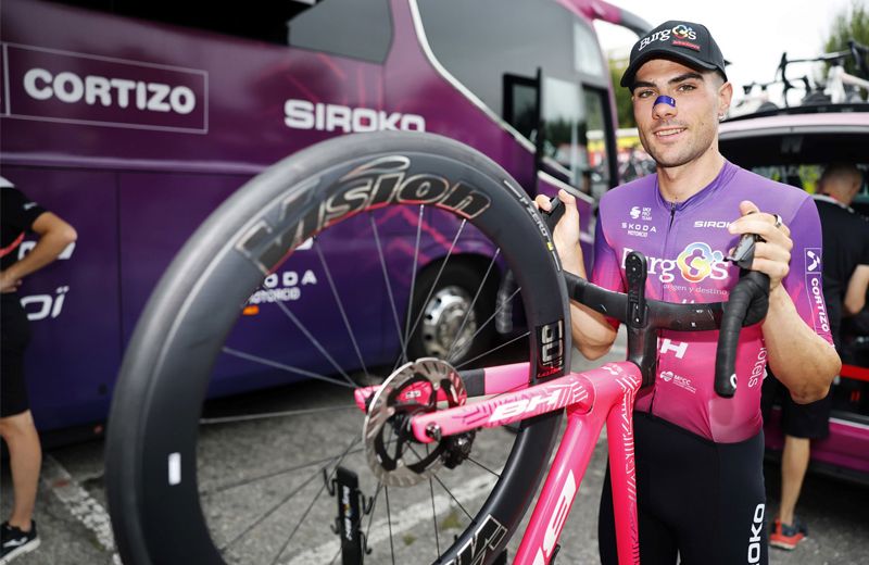 BH Bikes seguirá apoyando al equipo morado durante tres temporadas más. BH Bikes seguirá apoyando al equipo morado durante tres temporadas más.