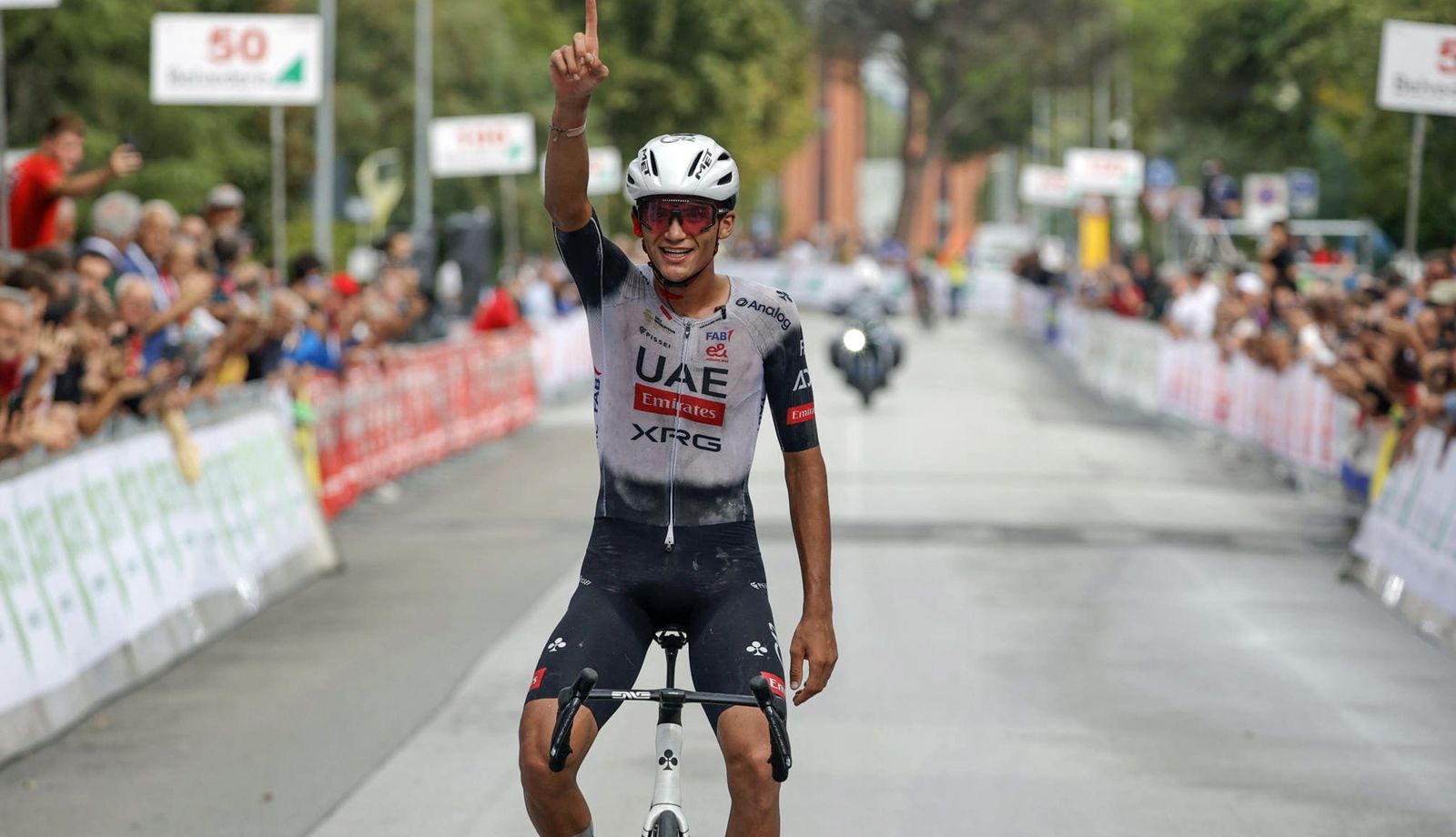Del Toro y el UAE prolongan su racha triunfal en el Giro de la Toscana