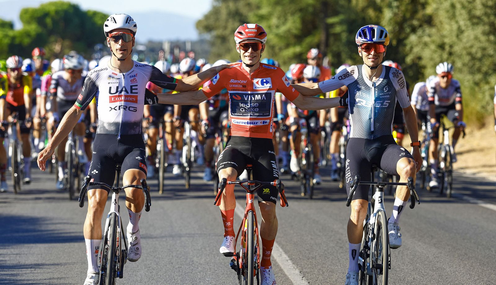 Joao Almeida, Jonas Vingegaard y Tom Pidcock, los tres primeros de La Vuelta, suben con fuerza en el ranking UCI
