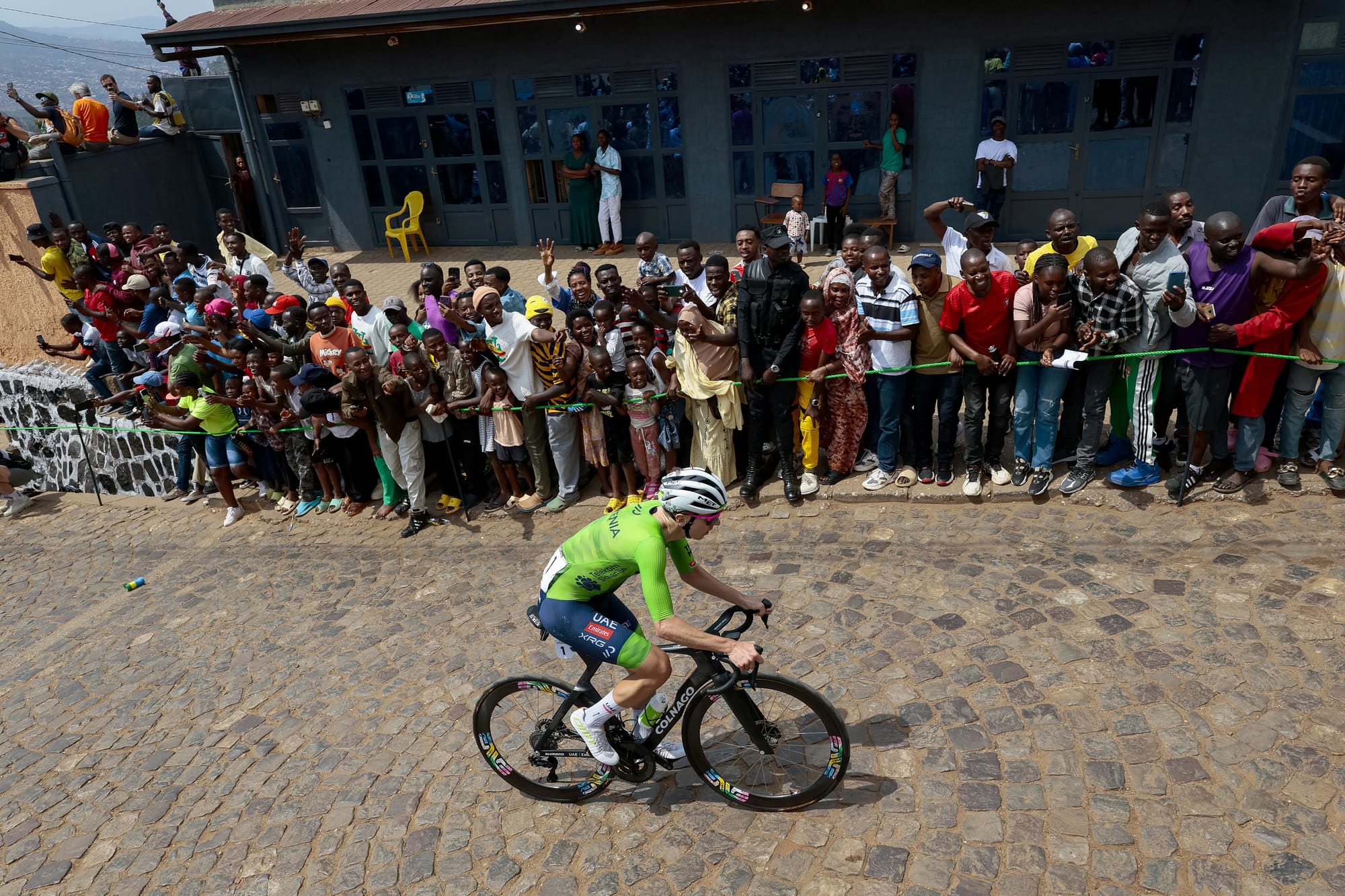 Pogacar se lleva el Mundial de Ruanda que sólo han terminado 30 ciclistas