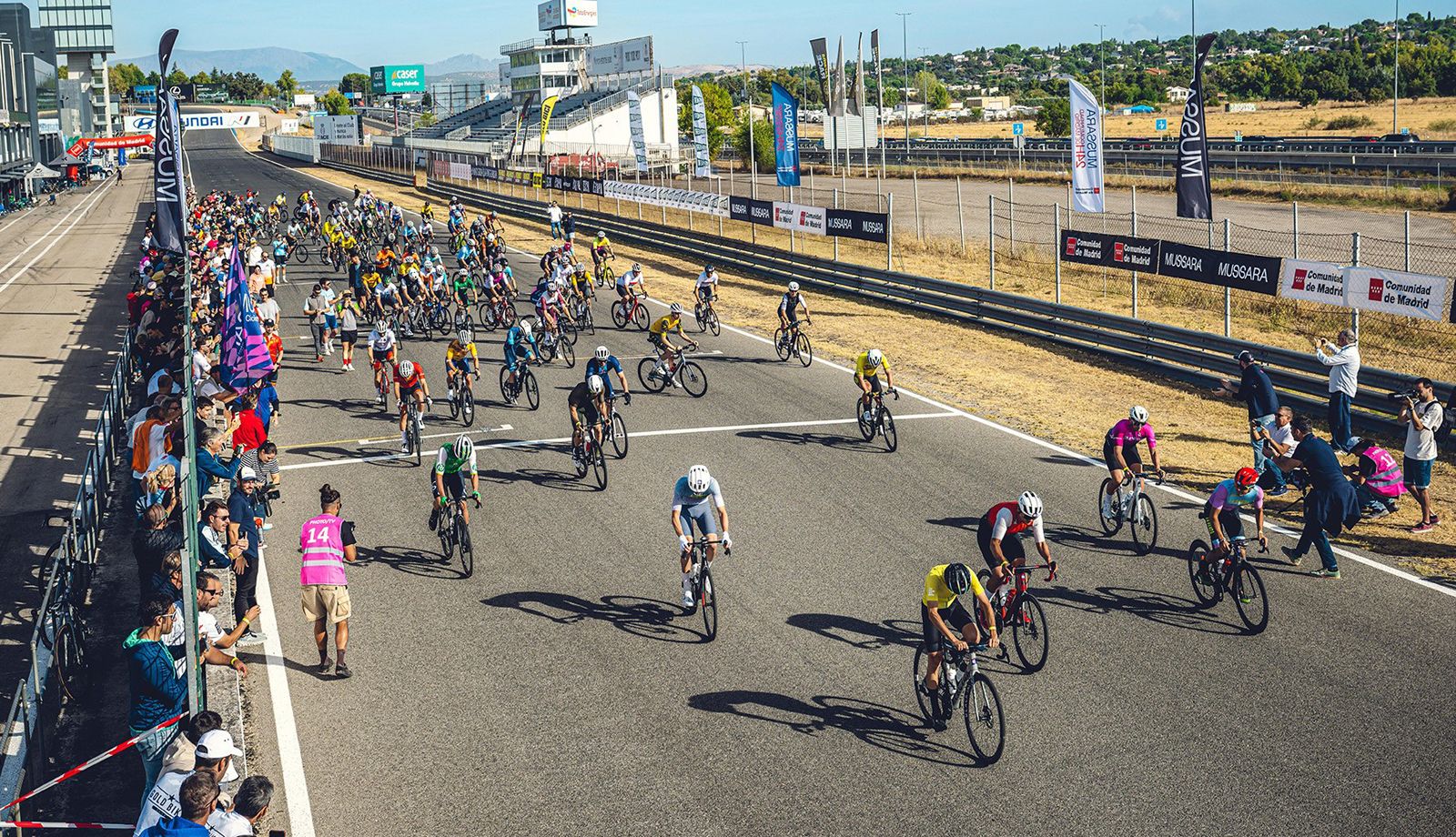 Las bicicletas conquistan el Circuito del Jarama en la 1ª edición de Mussara 24H Comunidad de Madrid