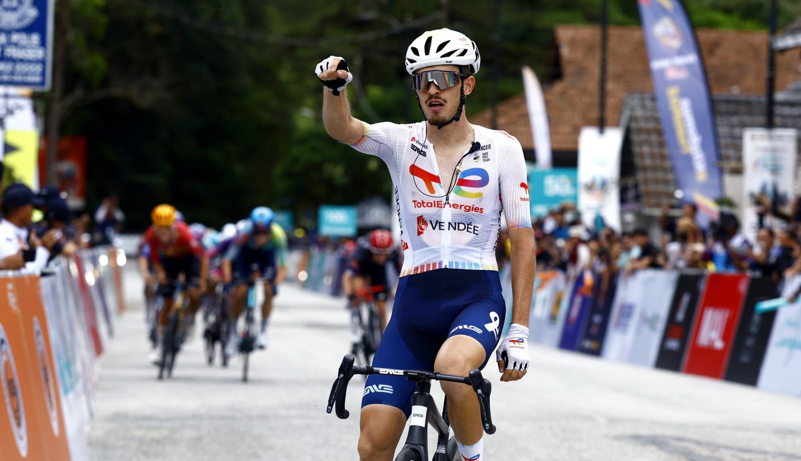 Joris Delbove, victoria y liderato en el Tour de Langkawi