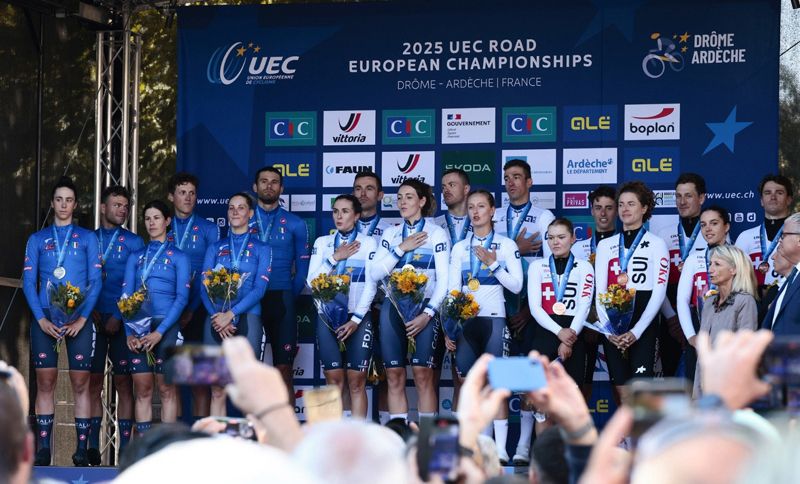 podio relevo mixto podio relevo mixto