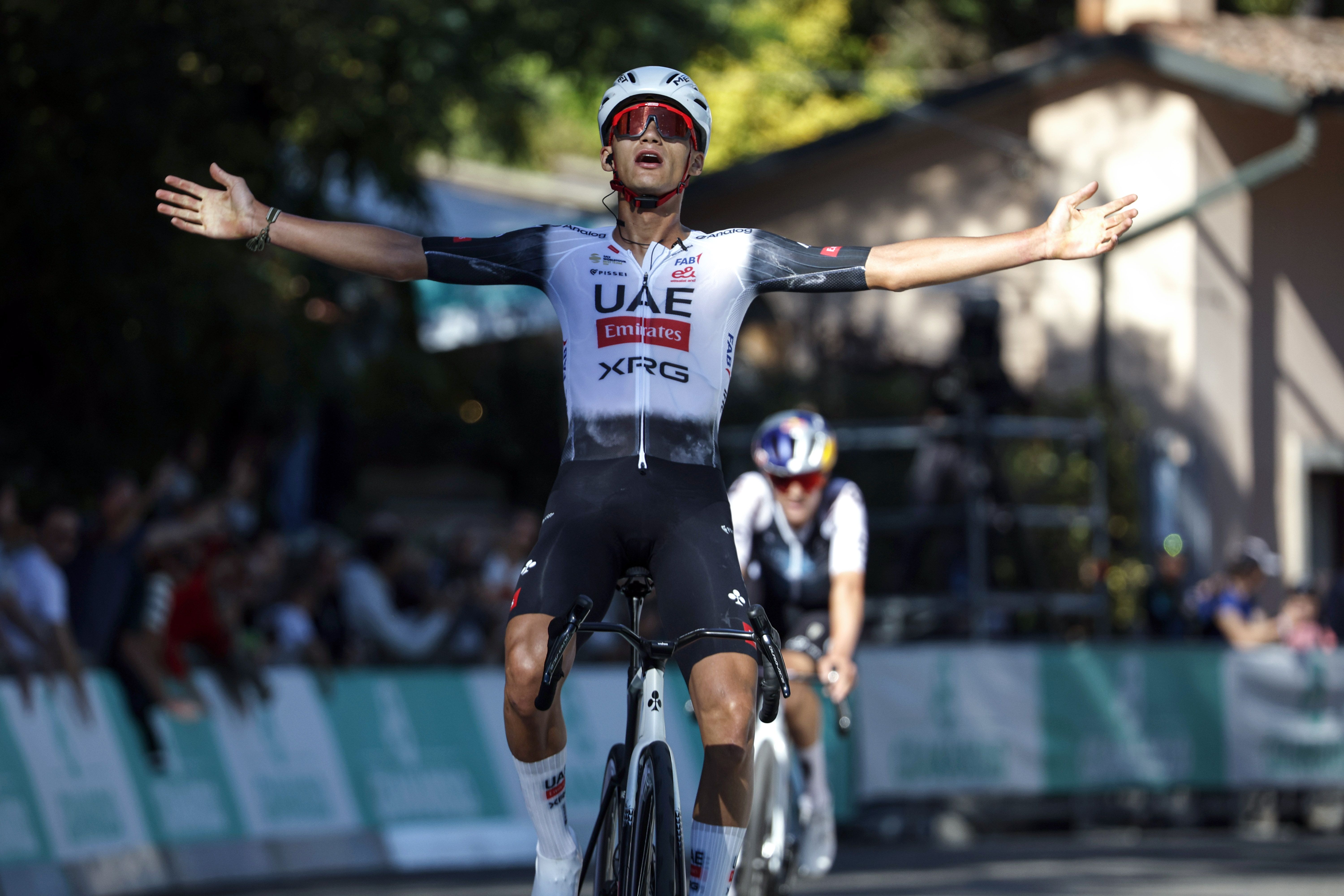 Isaac Del Toro se acostumbró a ganar: suma su 14ª victoria de la temporada en el Giro de Emilia