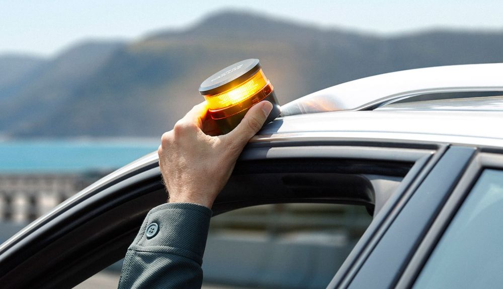 Muchas de las luces V16 que se venden ya no están certificadas: las claves para que no te engañen