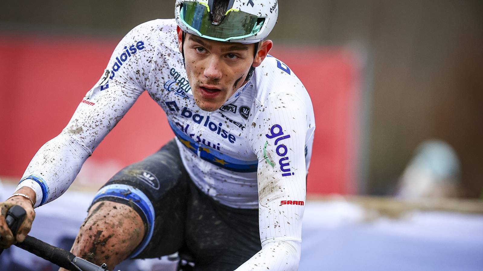 Thibau Nys debuta con victoria en Koppenbergcross