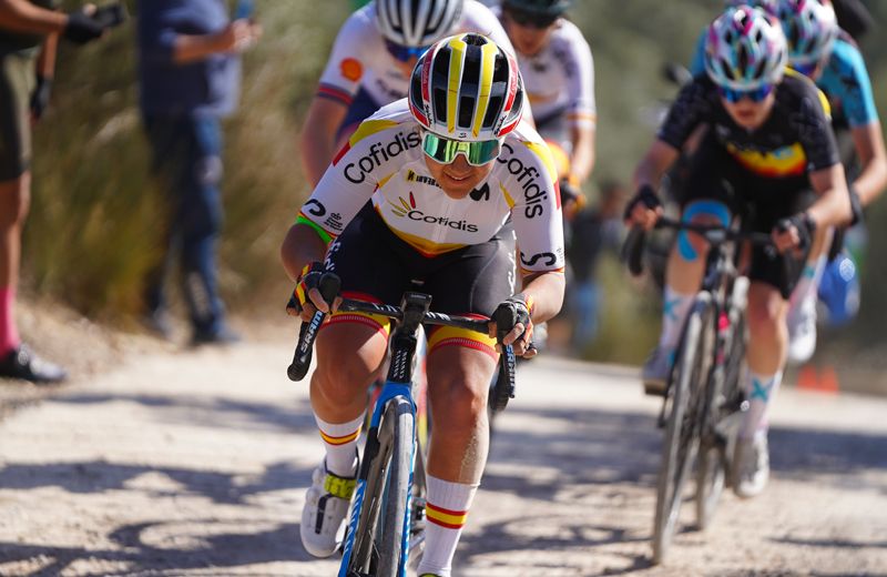 Paula Ostiz se mostró muy agresiva en los Caminos de Olivos