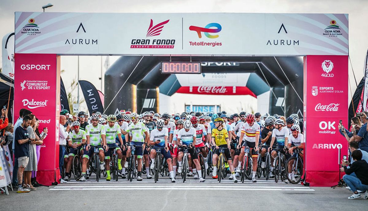 Imagen de la salida de la Gran Fondo Alberto Contador