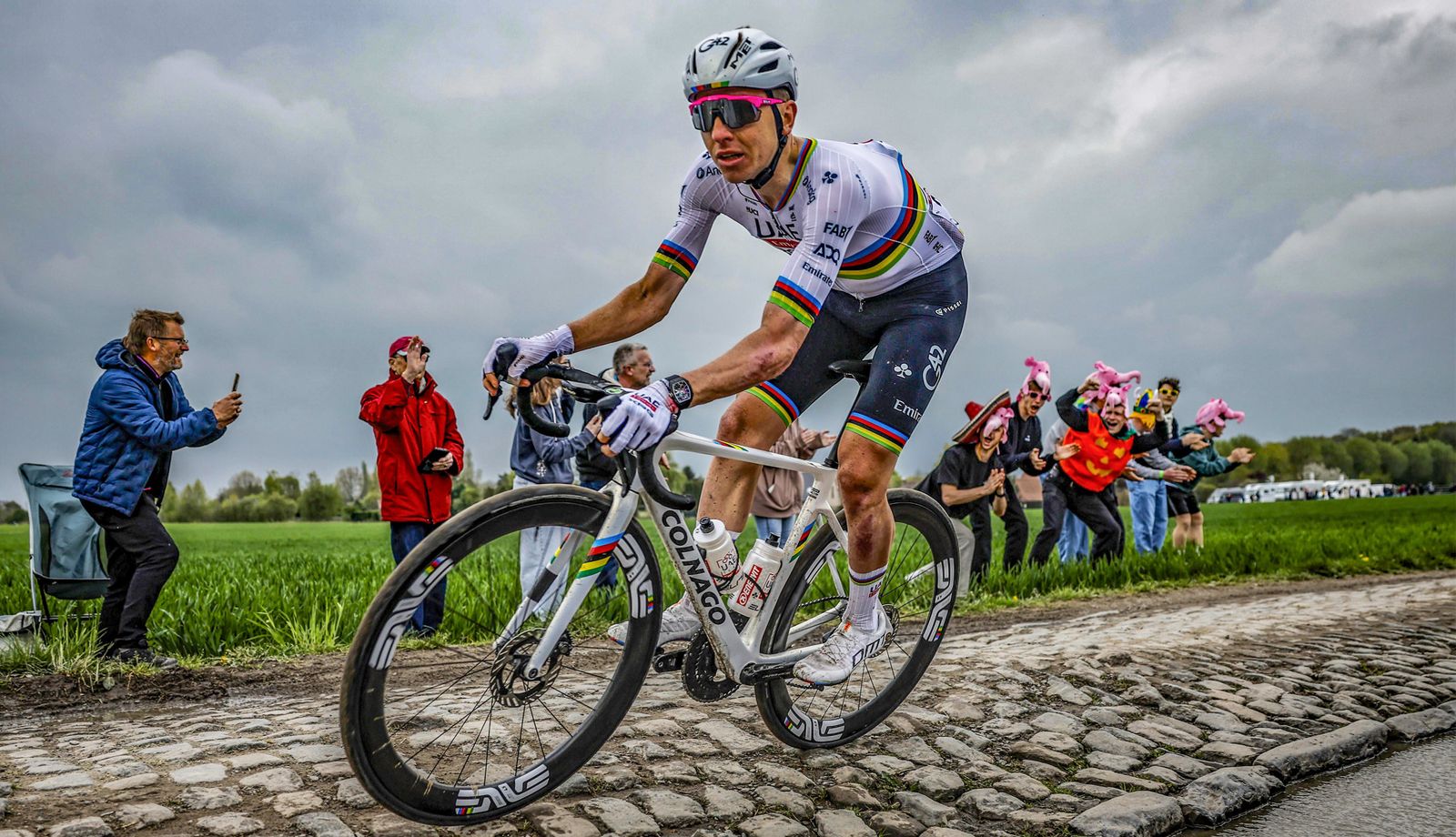 Tadej Pogacar durante la Paris-Roubaix 2025