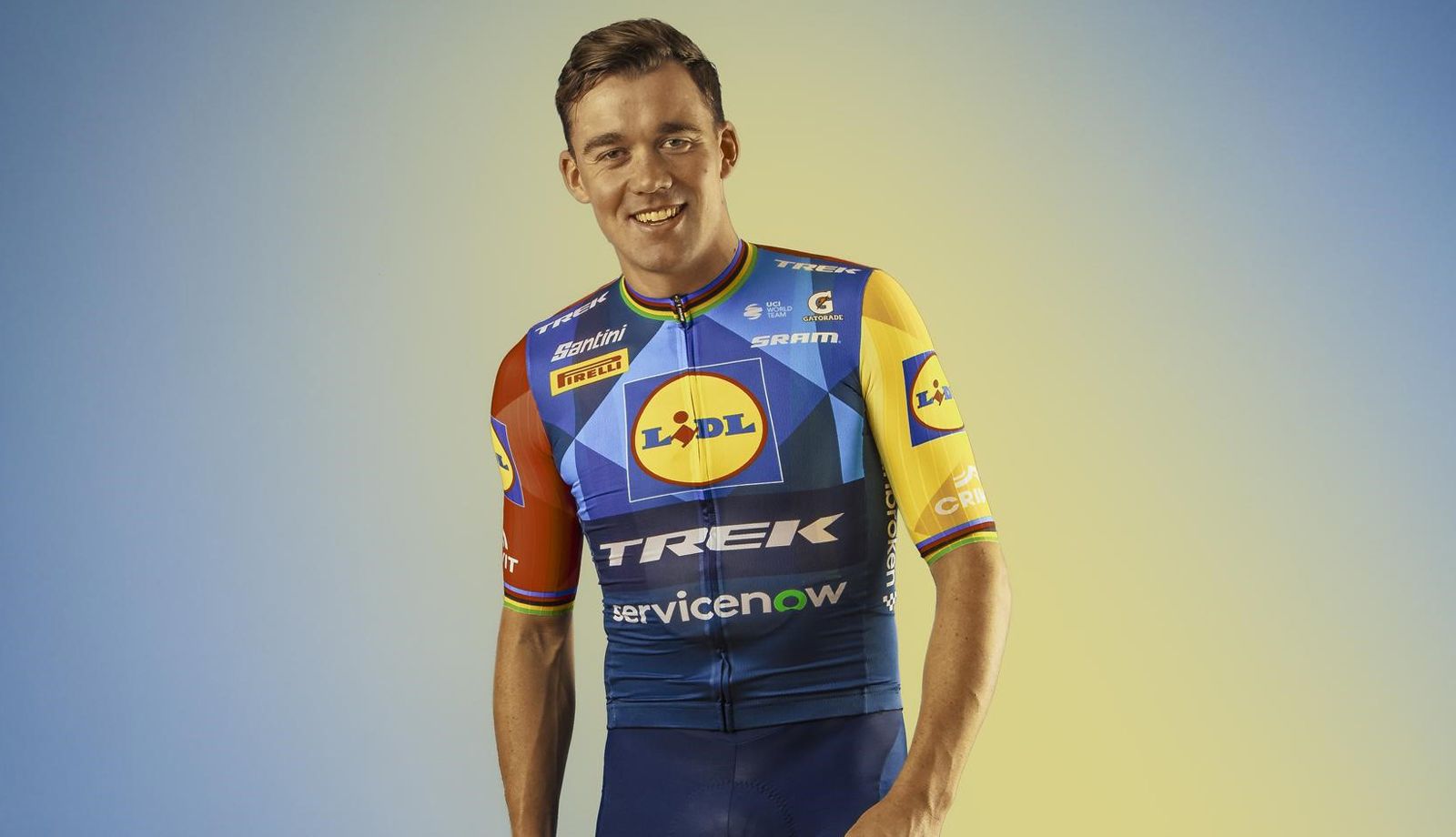 Mads Pedersen luciendo el maillot 2026 del Lidl-Trek