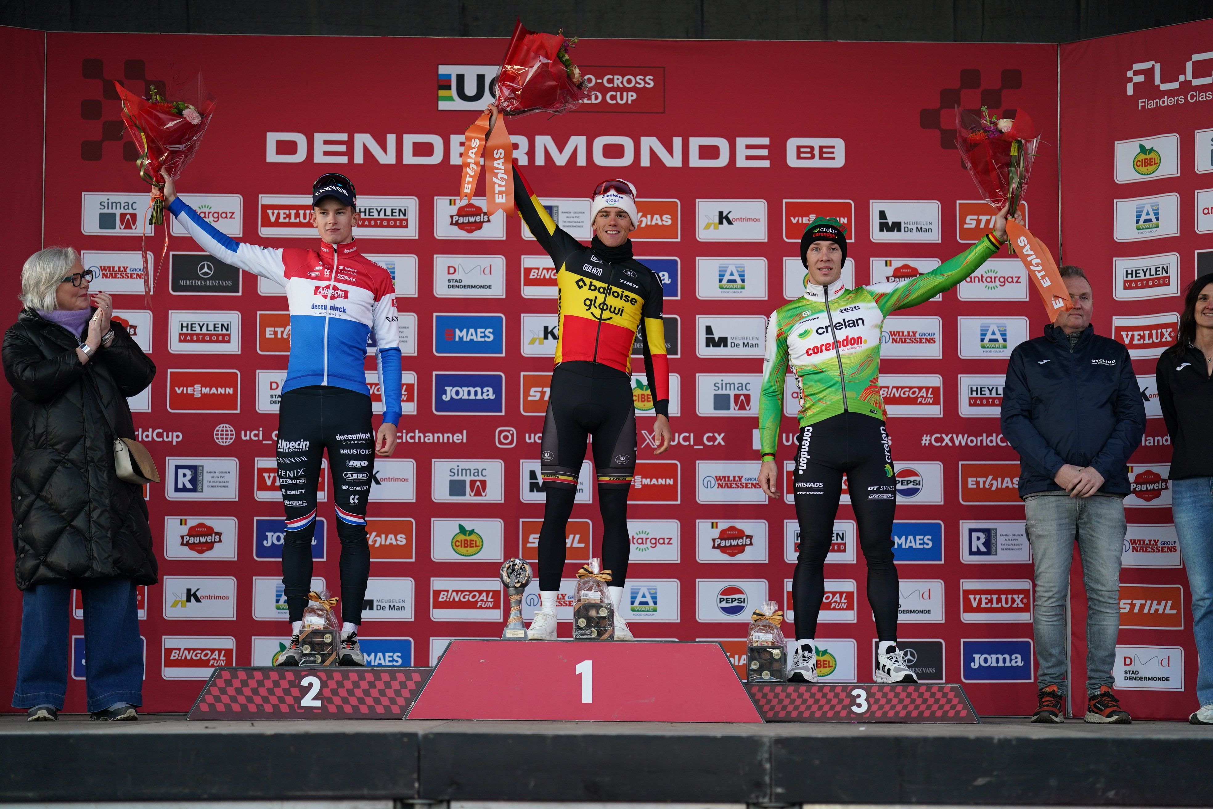 Thibau Nys vence al sprint en Dendermonde 