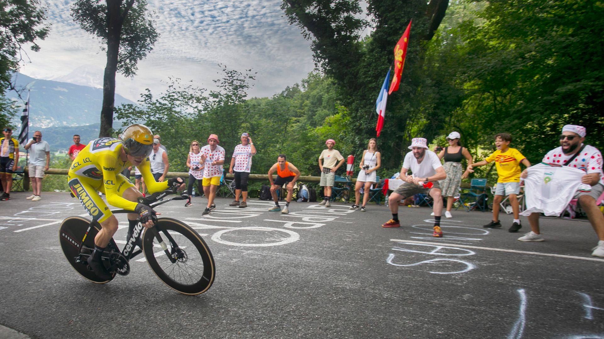 Jonas Vingegaard (Team Jumbo Visma) volando en una etapa contrarreloj del Tour de Francia (Foto: iStock)