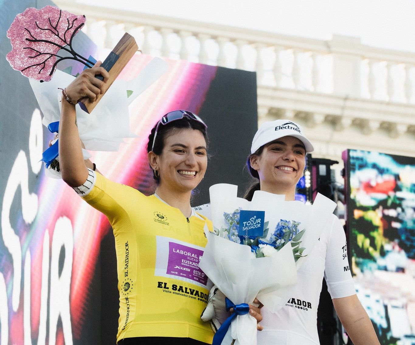 Catalina Soto en el pódium del Tour del Salvador