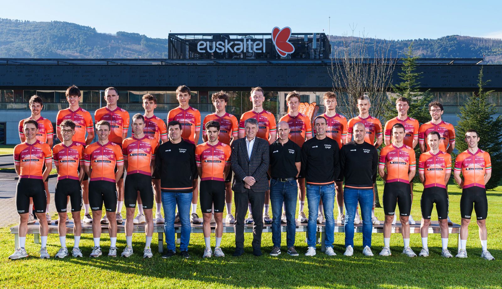 Foto de familia del Euskaltel-Euskadi 2026
