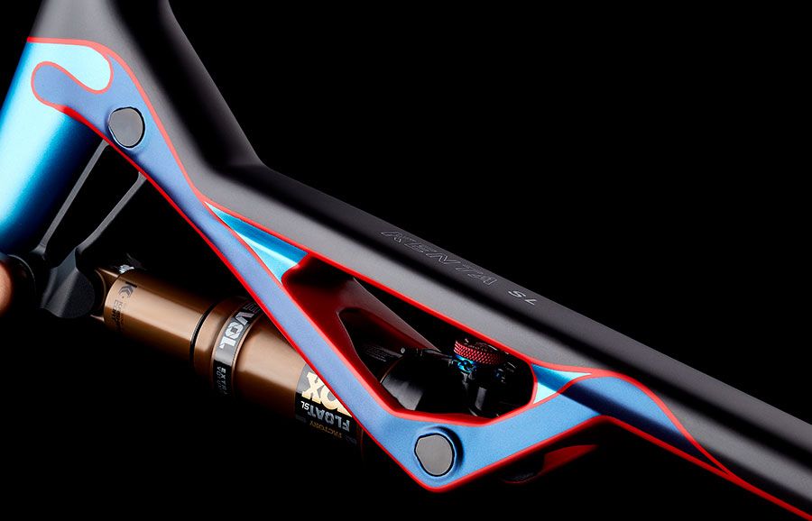 Homenaje MMR a Carlos Sainz y Nani Roma en el Dakar 2026 (7)