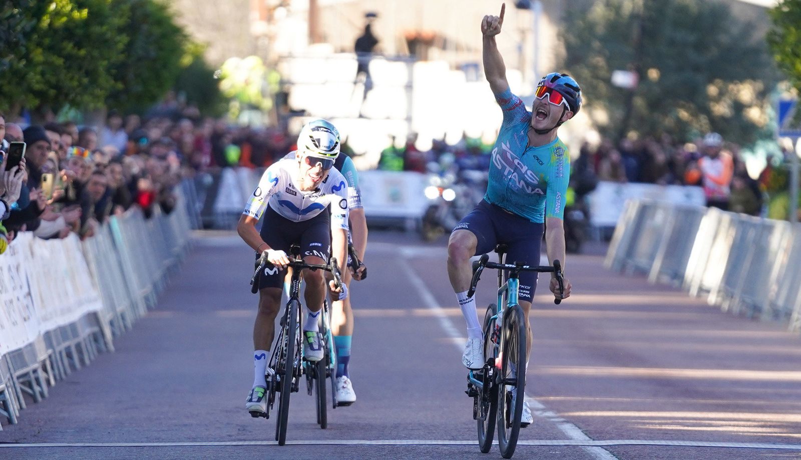 Christian Scaroni conquista la Classica Camp de Morvedre