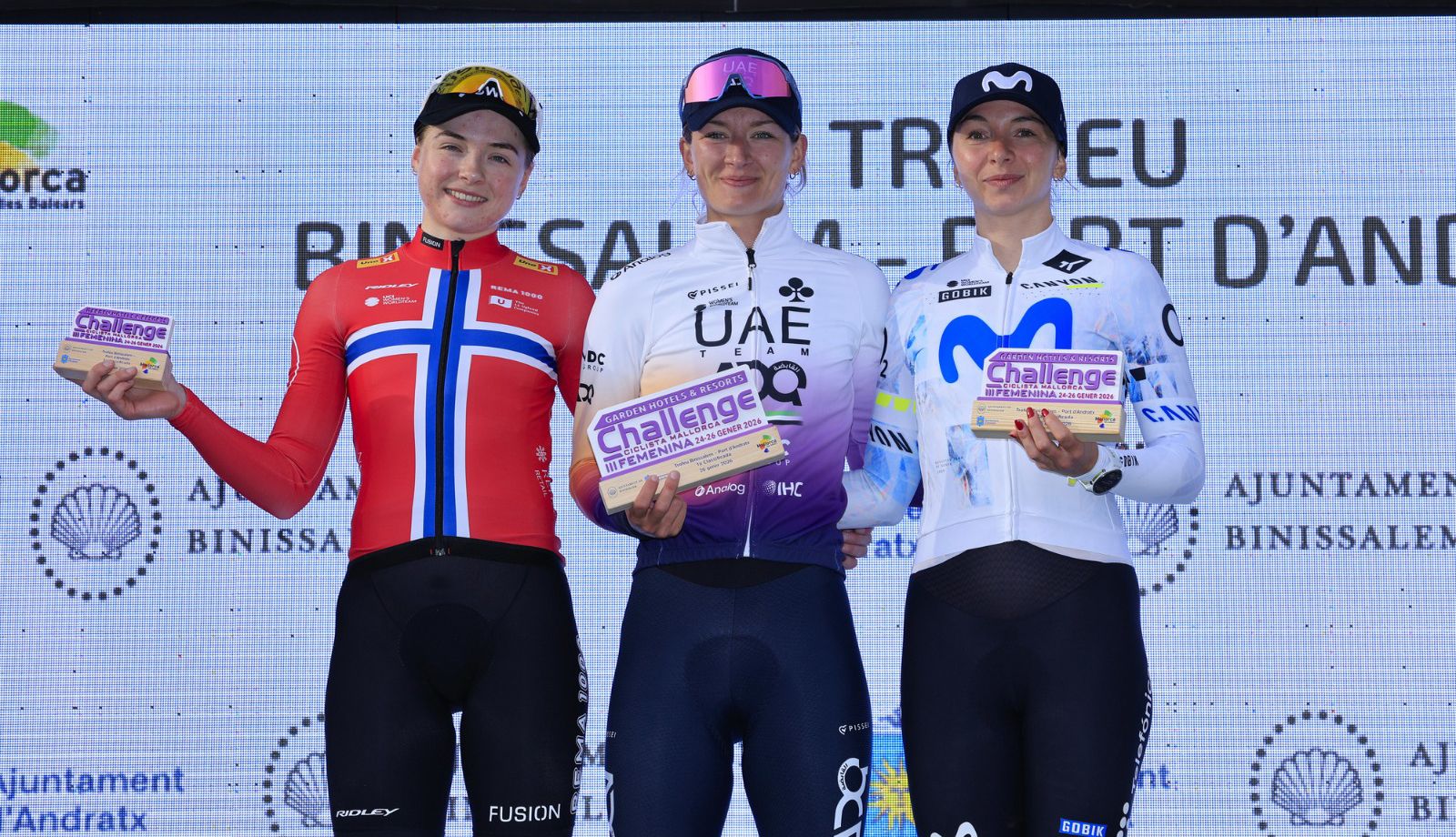 Podio del Trofeo Binissalem-Andratx, con Karlijn Swinkels (centro), Liane Lippert (der) y Mie Bjørndal Ottestad (izda). 