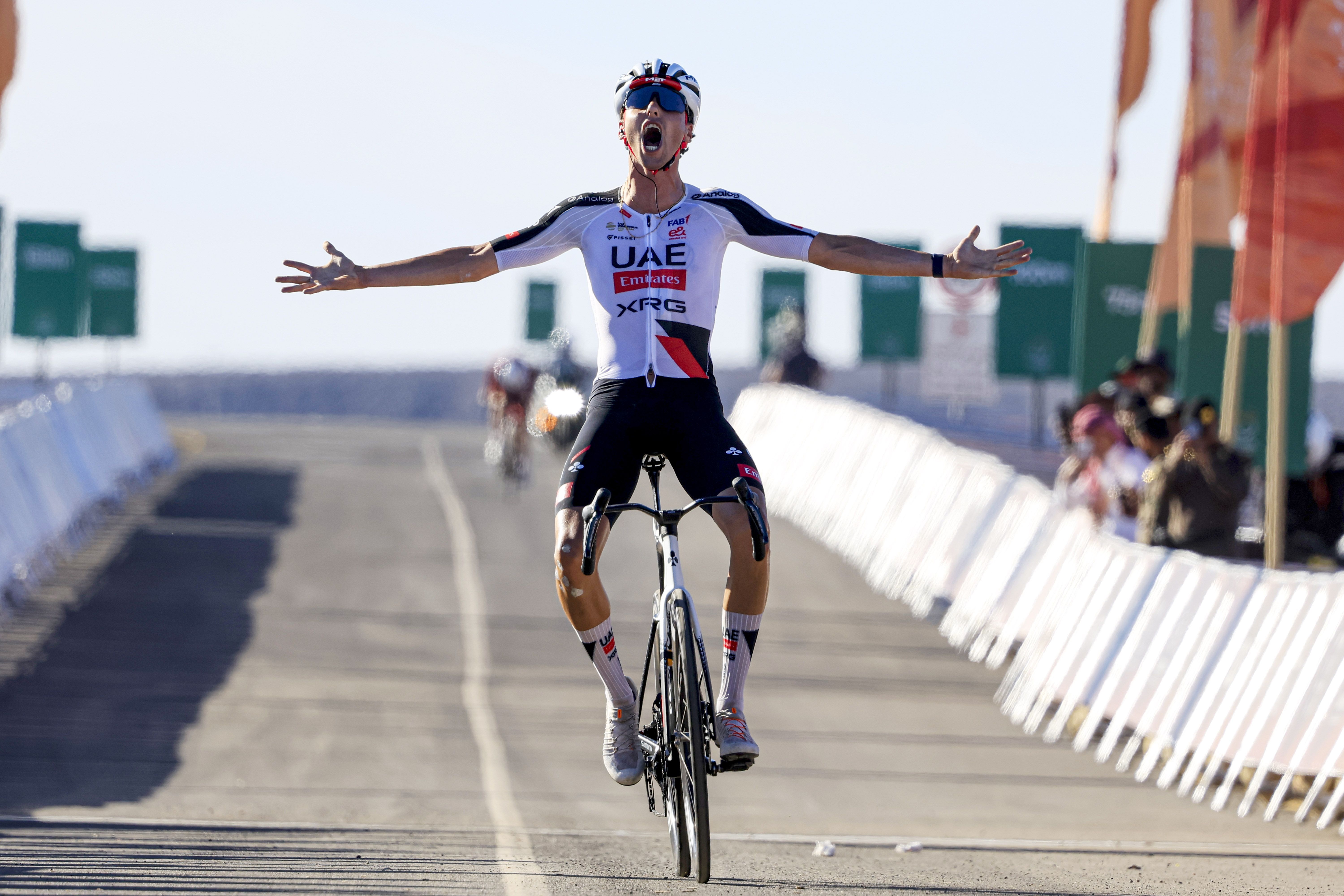 Jan Christen, a otro nivel: asalta la última etapa y conquista el AlUla Tour