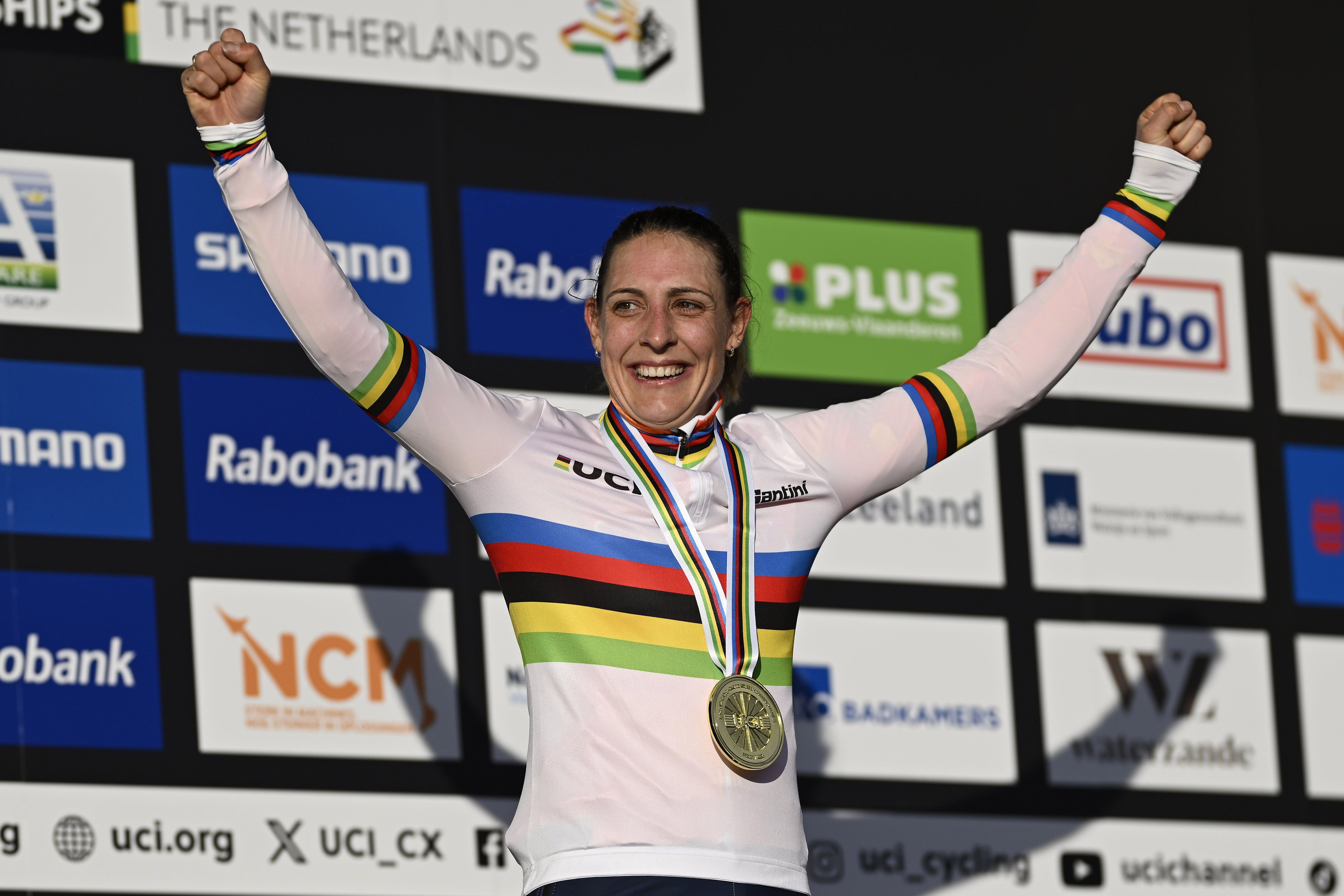 Lucinda Brand se proclama campeona del mundo de ciclocross cinco años después 