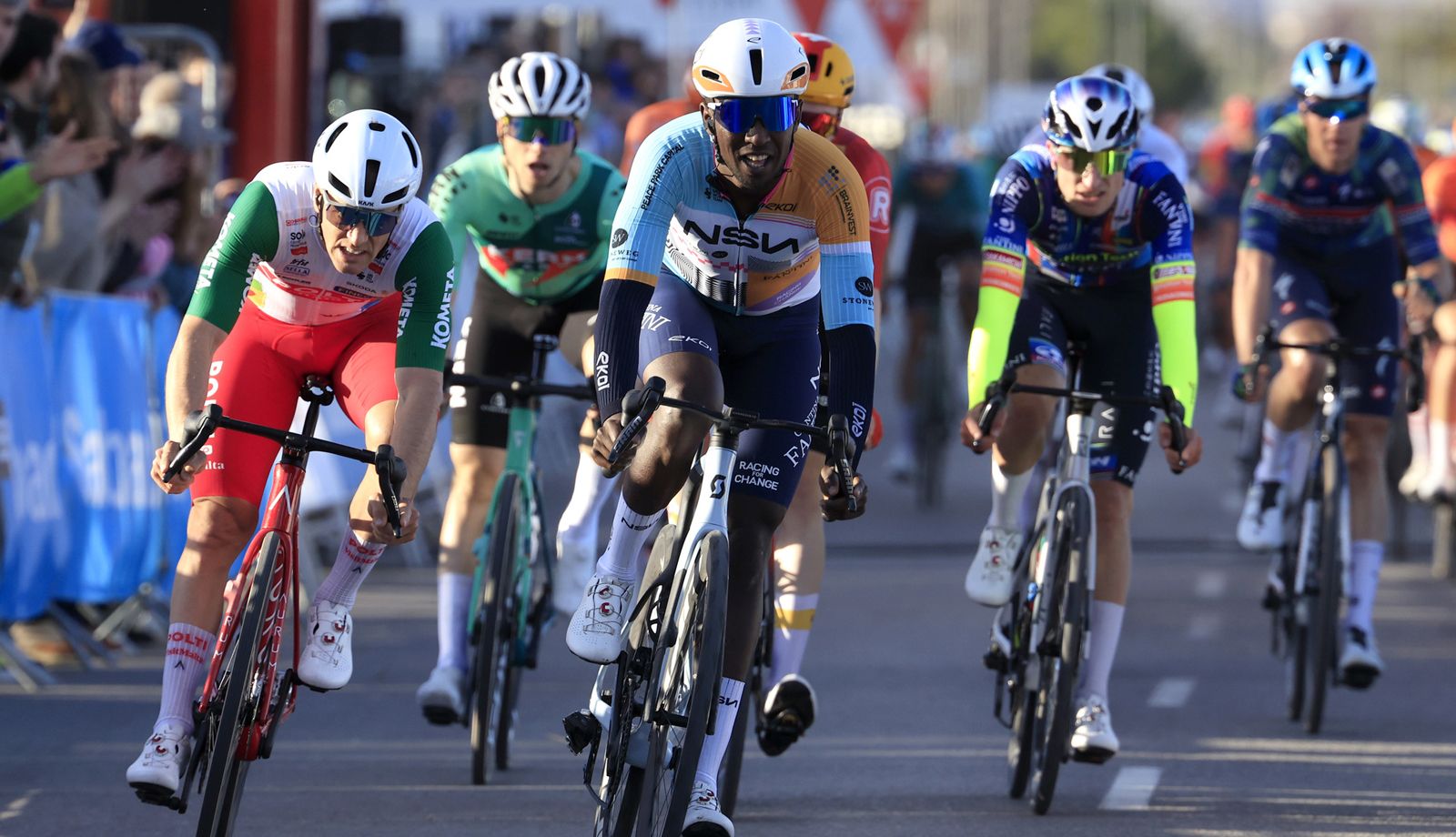 Girmay se estrena con el NSN en la 1ª etapa de la Volta a la Comunitat Valenciana