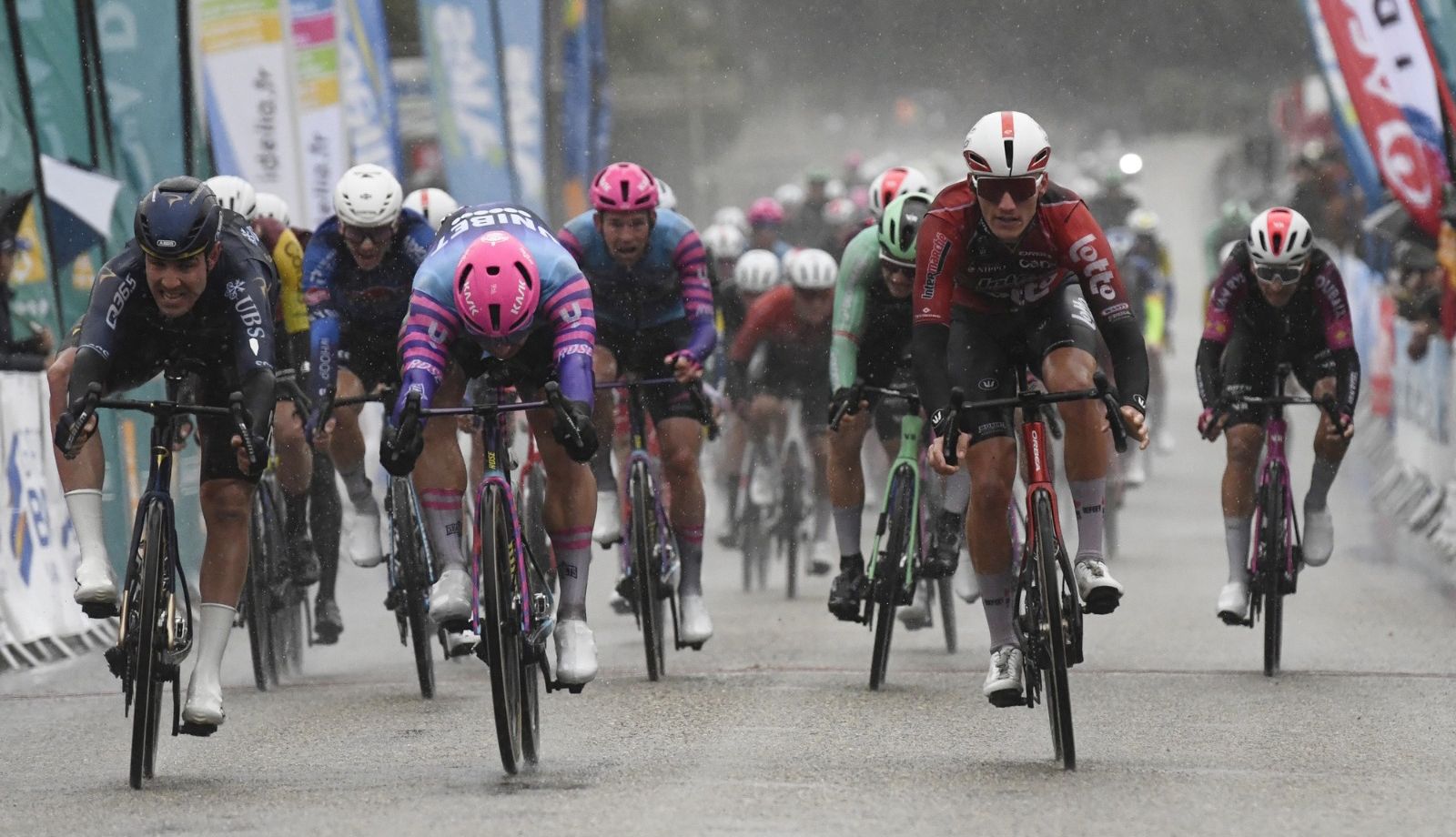 Mathieu Kockelmann se lleva la 2ª etapa de la Estrella de Bessèges en un final de foto finish