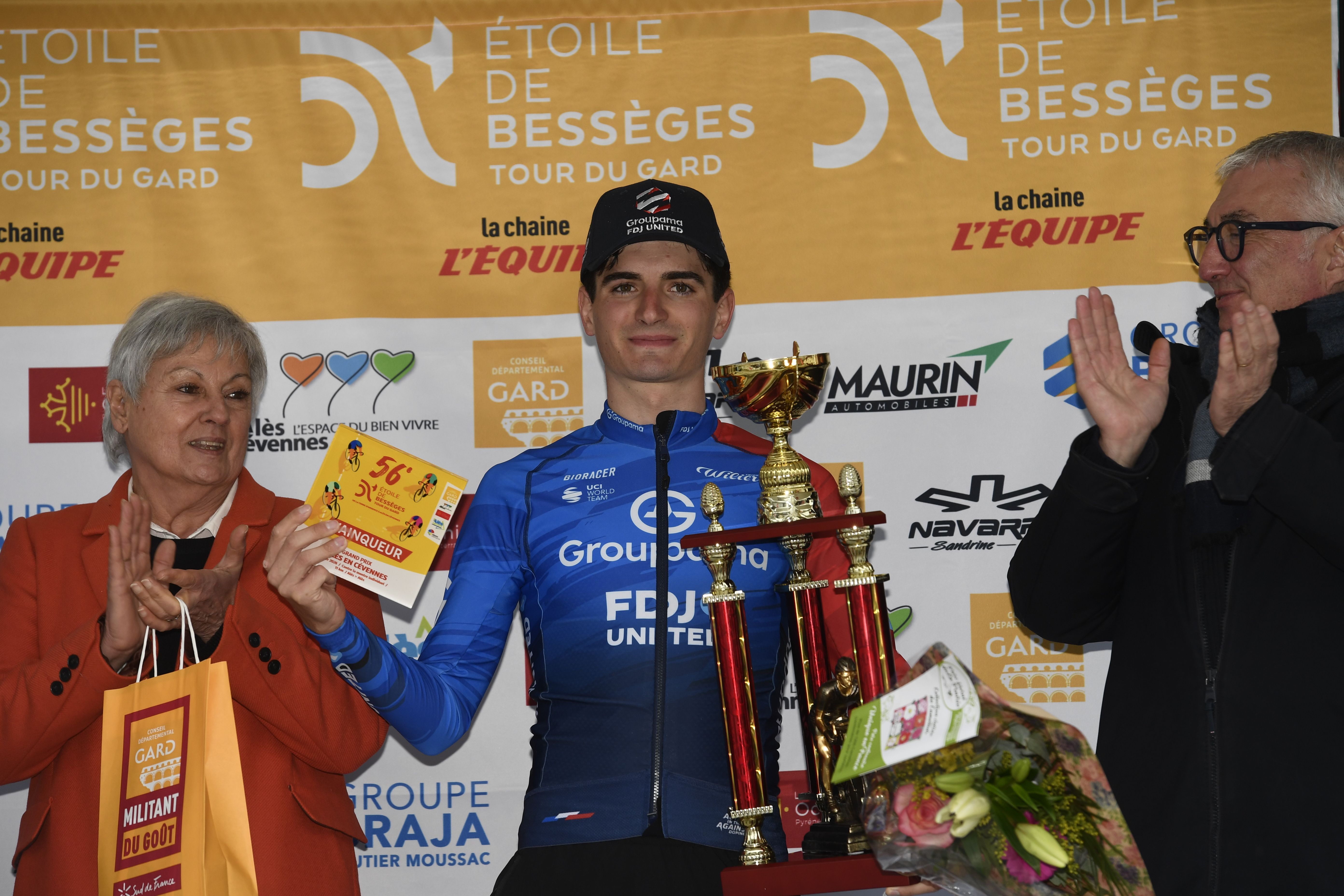 Ewen Costiou vuela en la contrarreloj y conquista Étoile de Bességes 