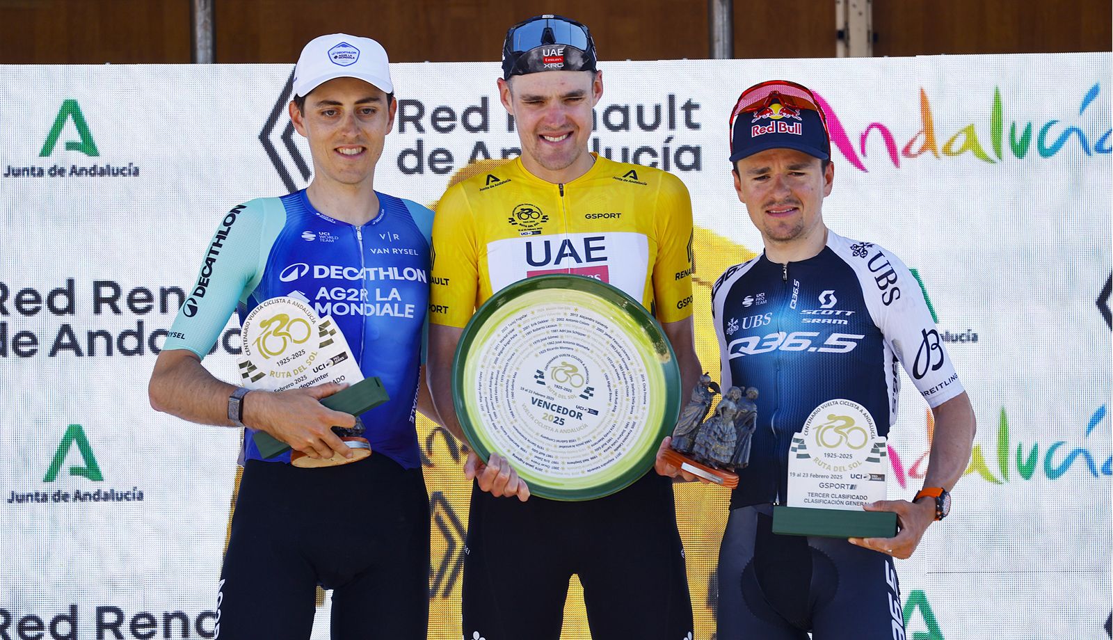 Sivakov, Berthet y Pidcock, podio de la Vuelta a Andalucía 2025