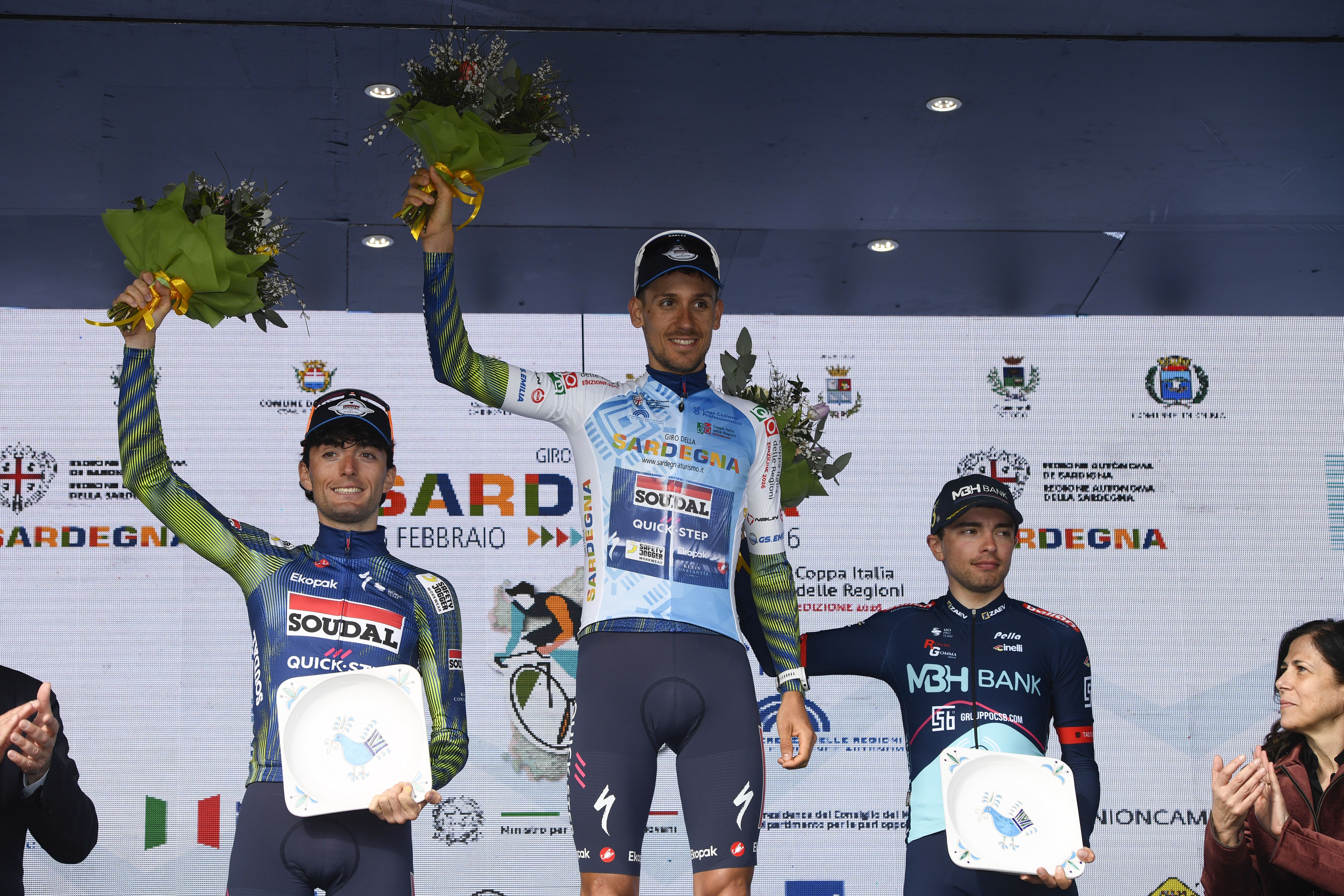 Filippo Zana levanta el trofeo del Giro di Sardegna y Davide Donati gana la última etapa