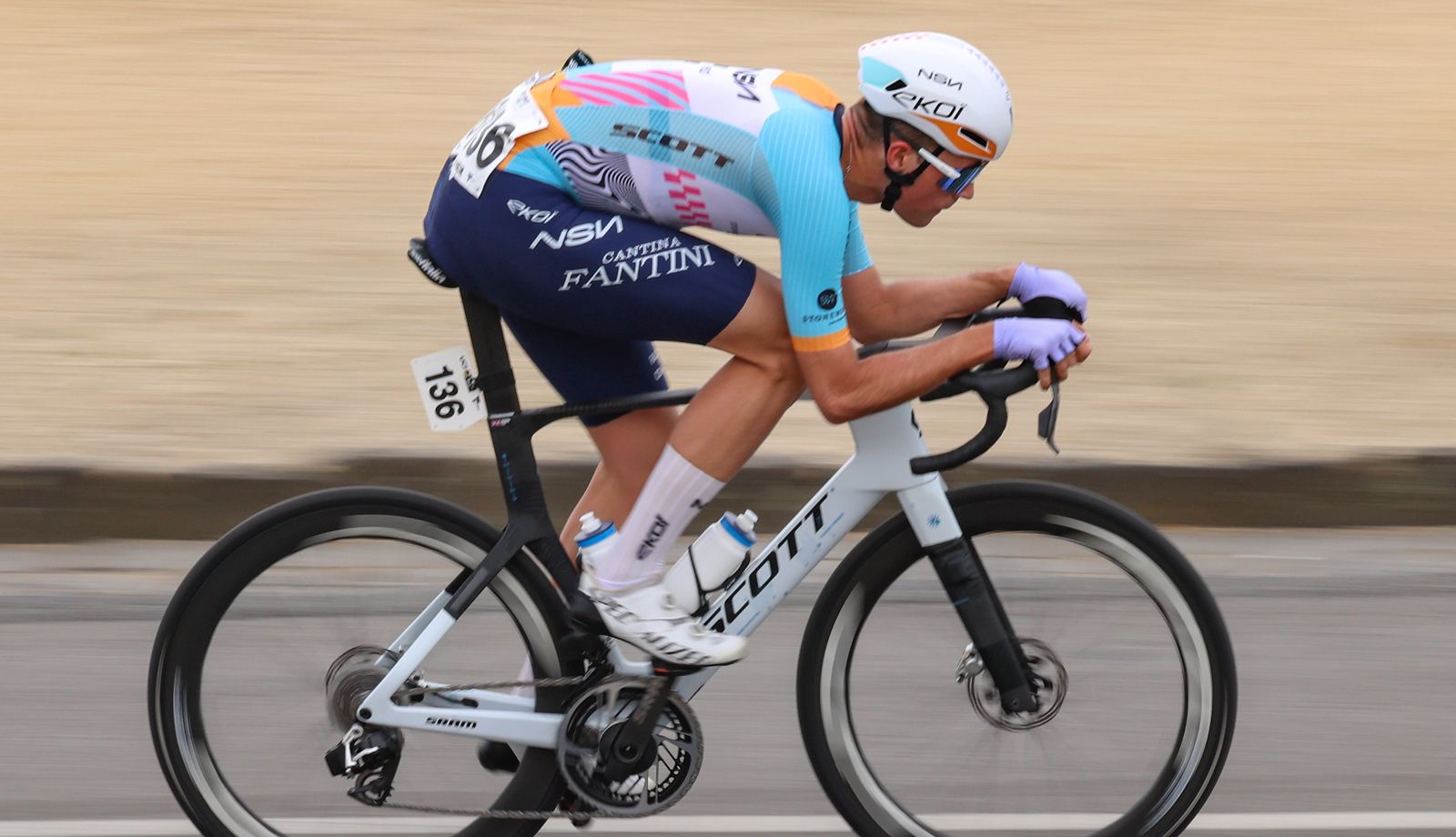 Ciclismo y política, condenados a coexistir