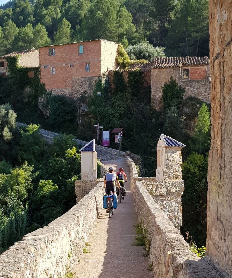 Saliendo de Montanejos por el puente viejo