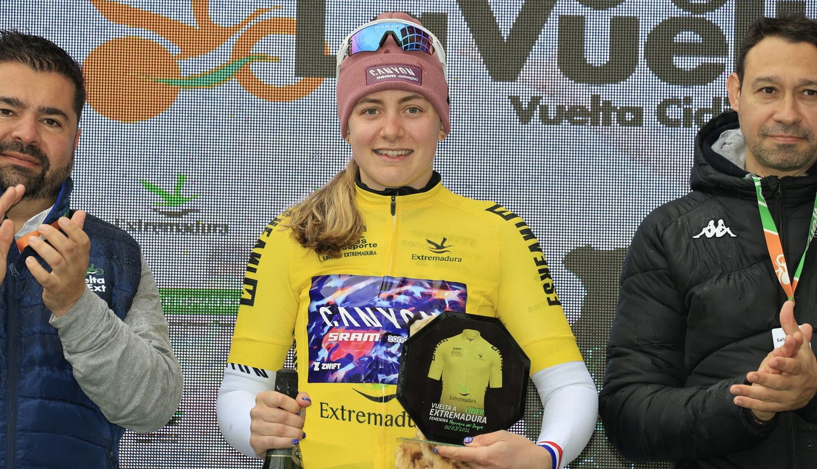 Zoe Bäckstedt, primera líder de la Vuelta a Extremadura