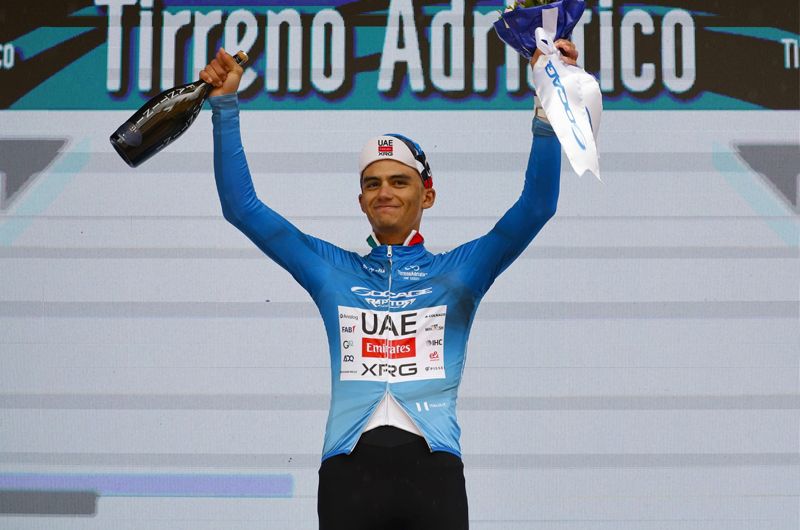 Isaac del Toro, nuevo líder de la Tirreno Adriático