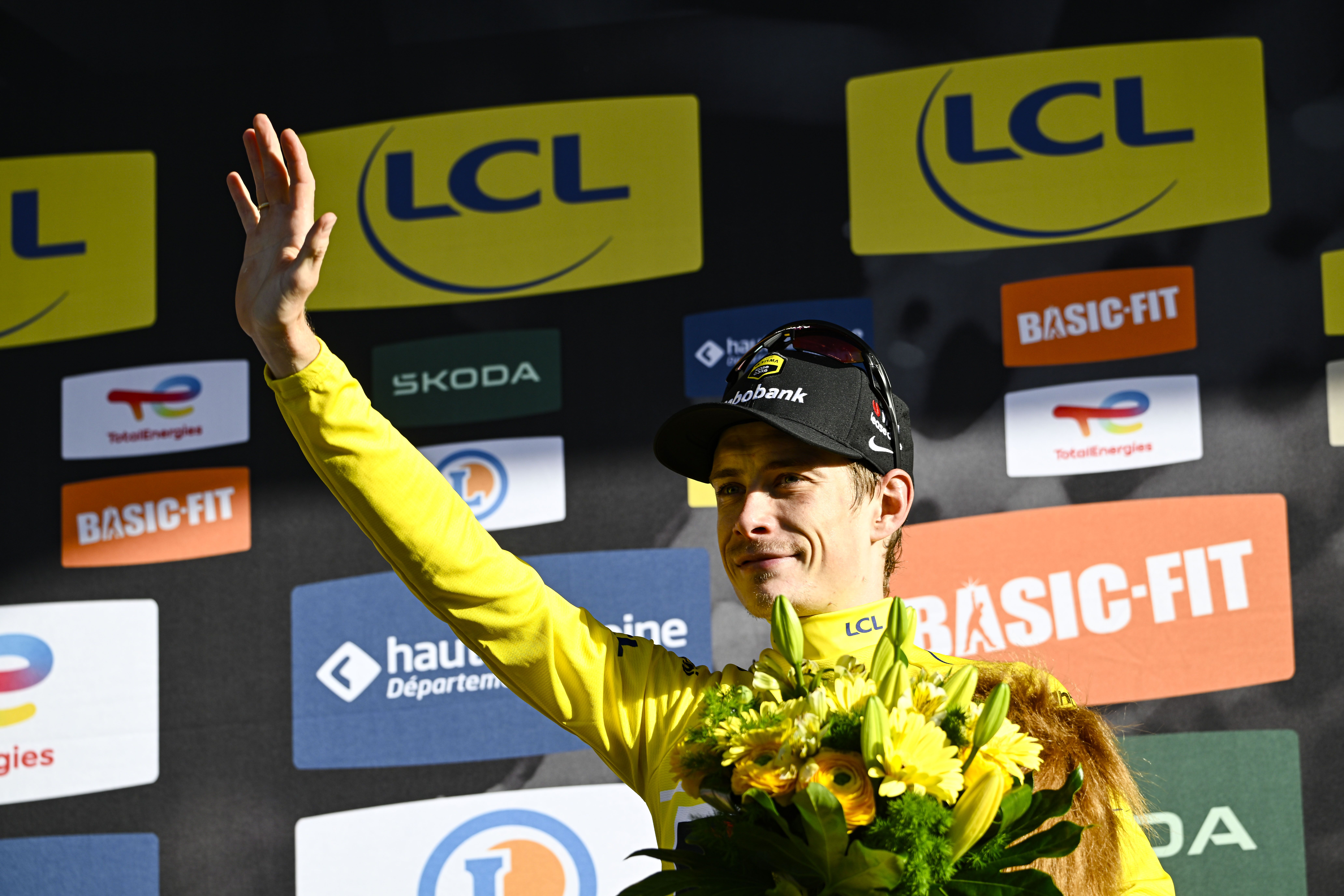 Jonas Vingegaard resurge con autoridad y gana la París - Niza 2026; Lenny Martínez gana la etapa