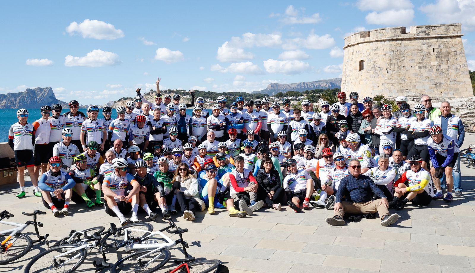 Foto de familia del XXX Campus de ciclismo Eduardo Chozas