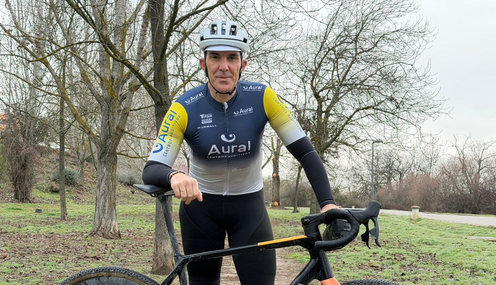 Luis Pasamontes correrá la Skoka Titan Desert 2026 como miembro del equipo de Aural Centros Auditivos