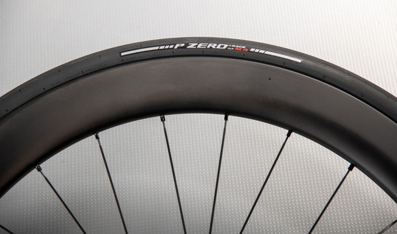 Pirelli P Zero Race TLR SL R foto 1 Pirelli P Zero Race TLR SL R foto 1