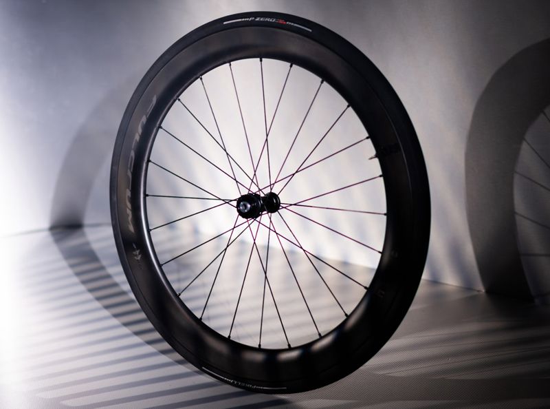 Pirelli P Zero Race TLR SL R foto 2 Pirelli P Zero Race TLR SL R foto 2