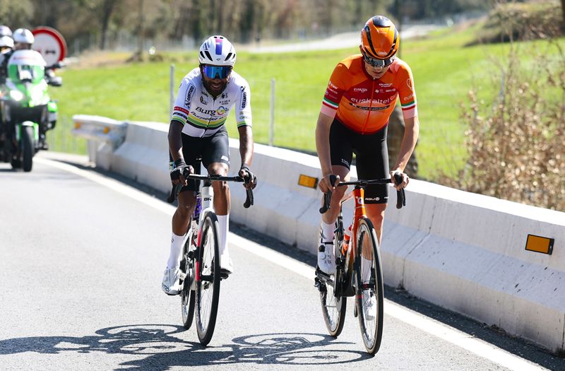 Samuel Fernández y Merhawi Kudus