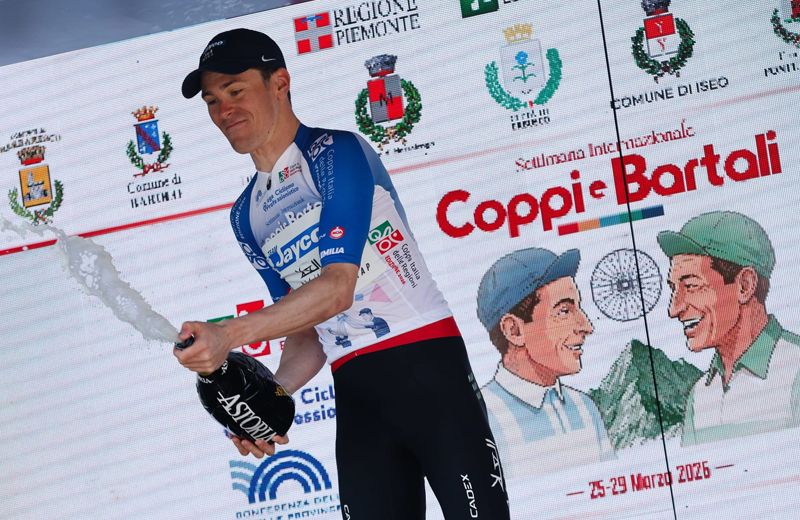 Mauro Schmid, nuevo líder de la Semana Coppi e Bartali