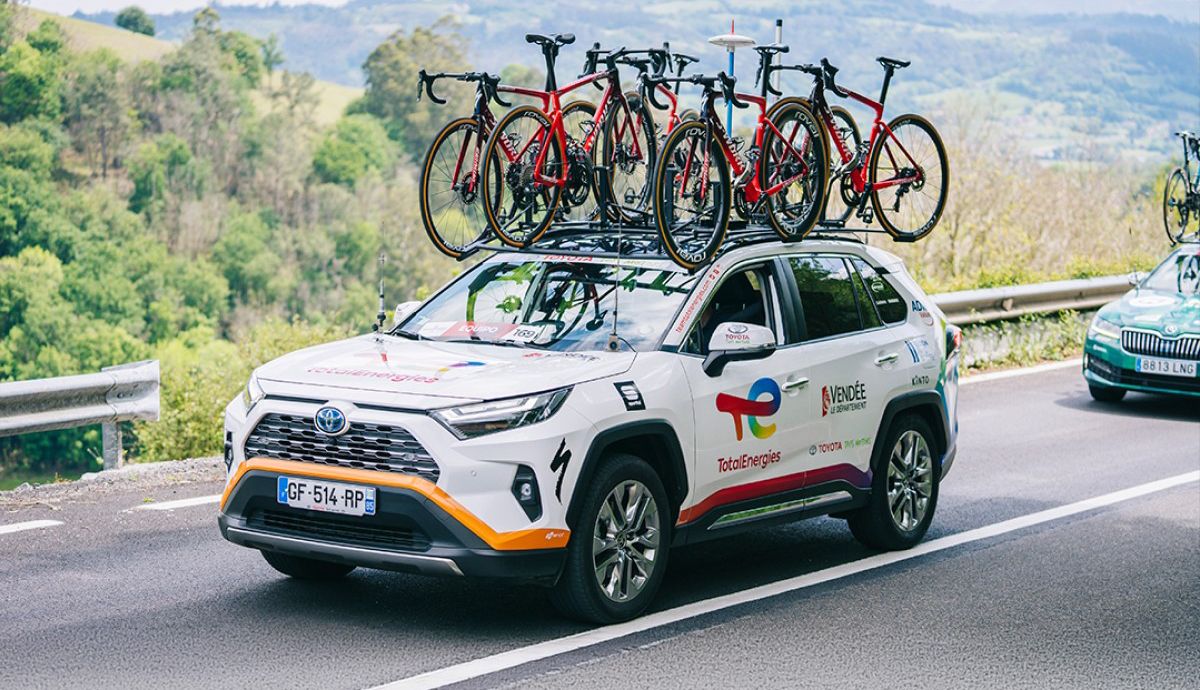Vive la Vuelta a Asturias desde dentro con TotalEnergies