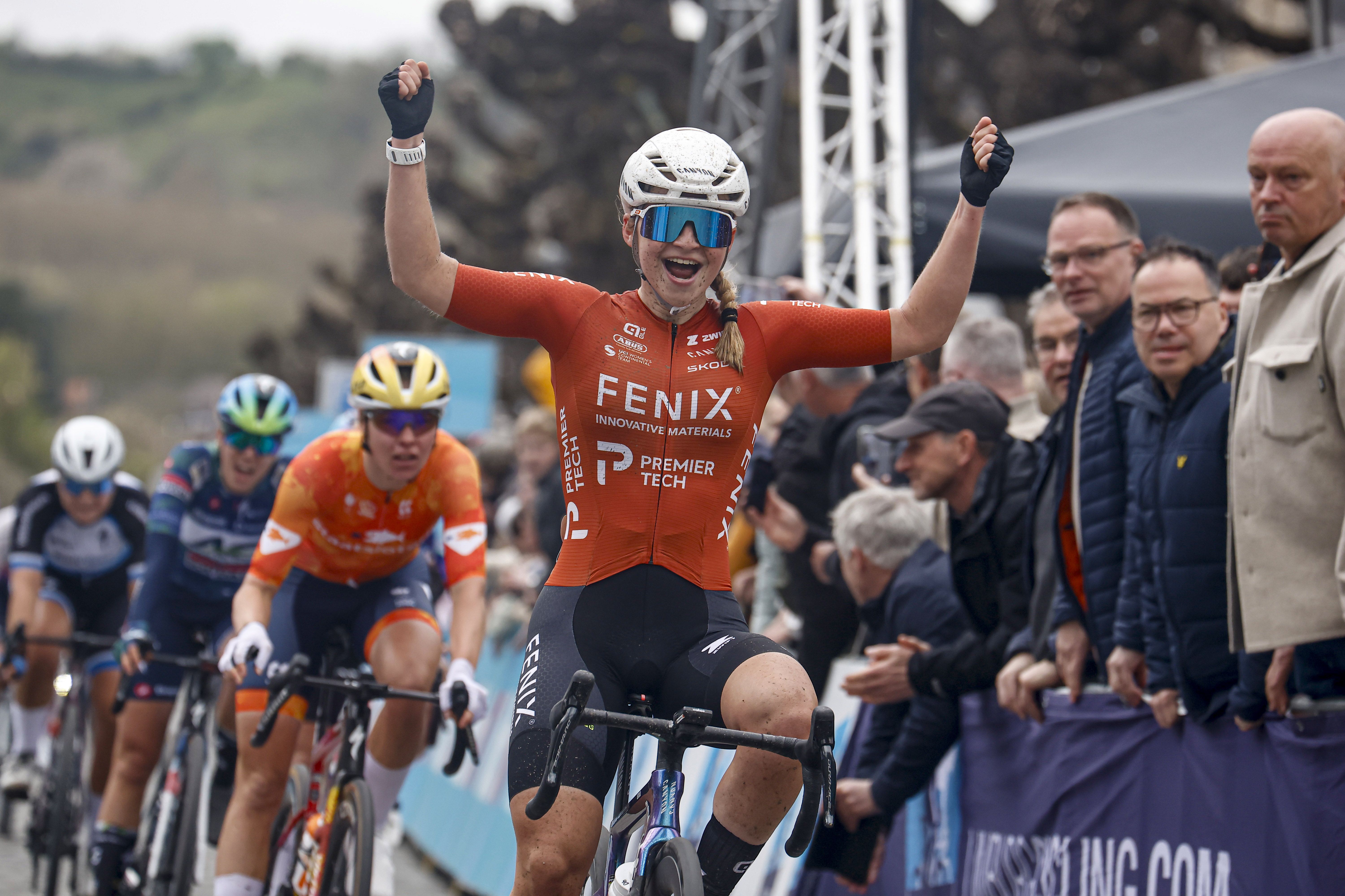 Anna Vanderaerden firma una gran victoria al sprint en la NXT Classic Femenina 