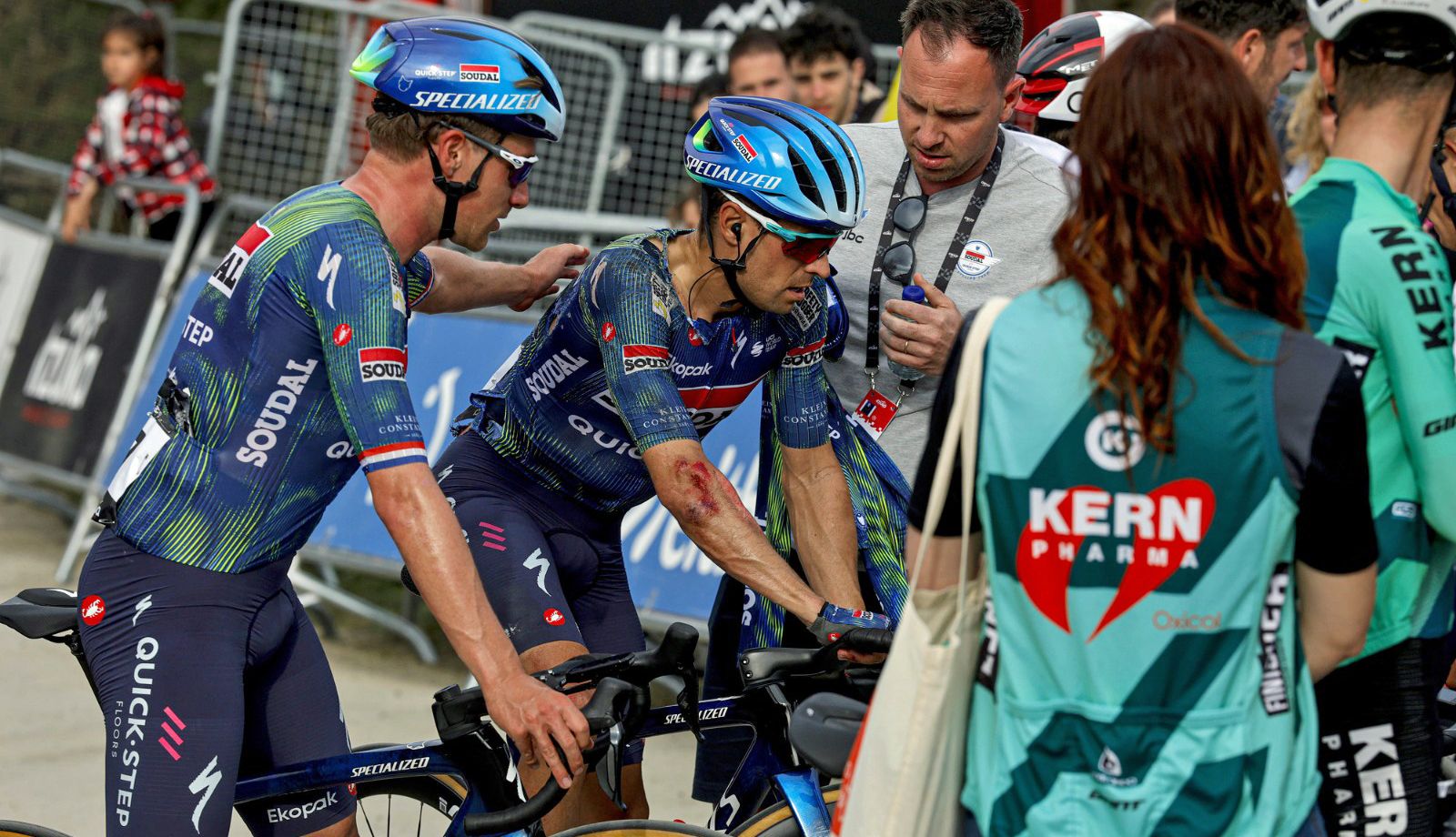 Mikel Landa llegando a meta en la etapa de ayer