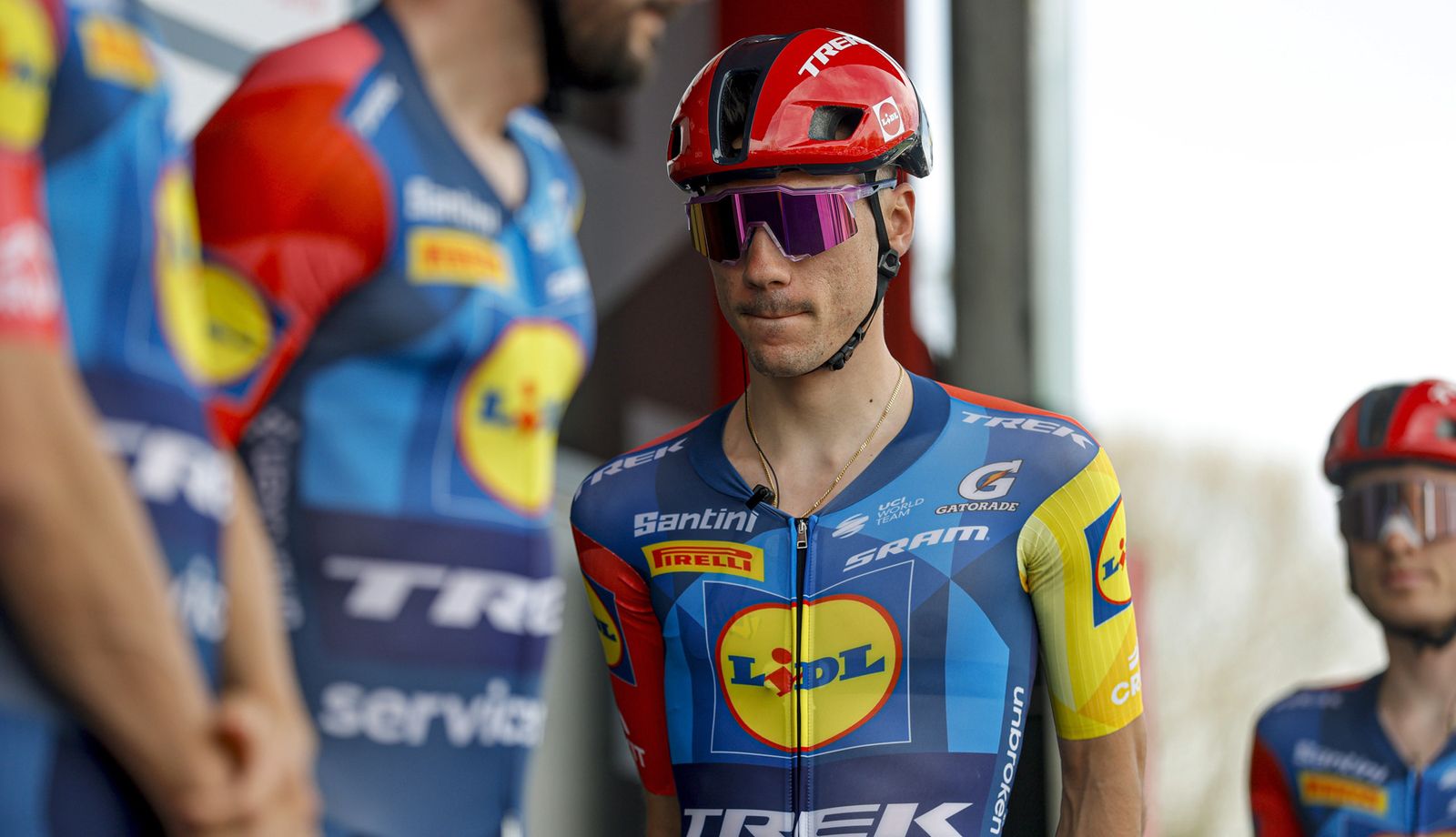 Juan Ayuso dice adiíos a la Itzulia