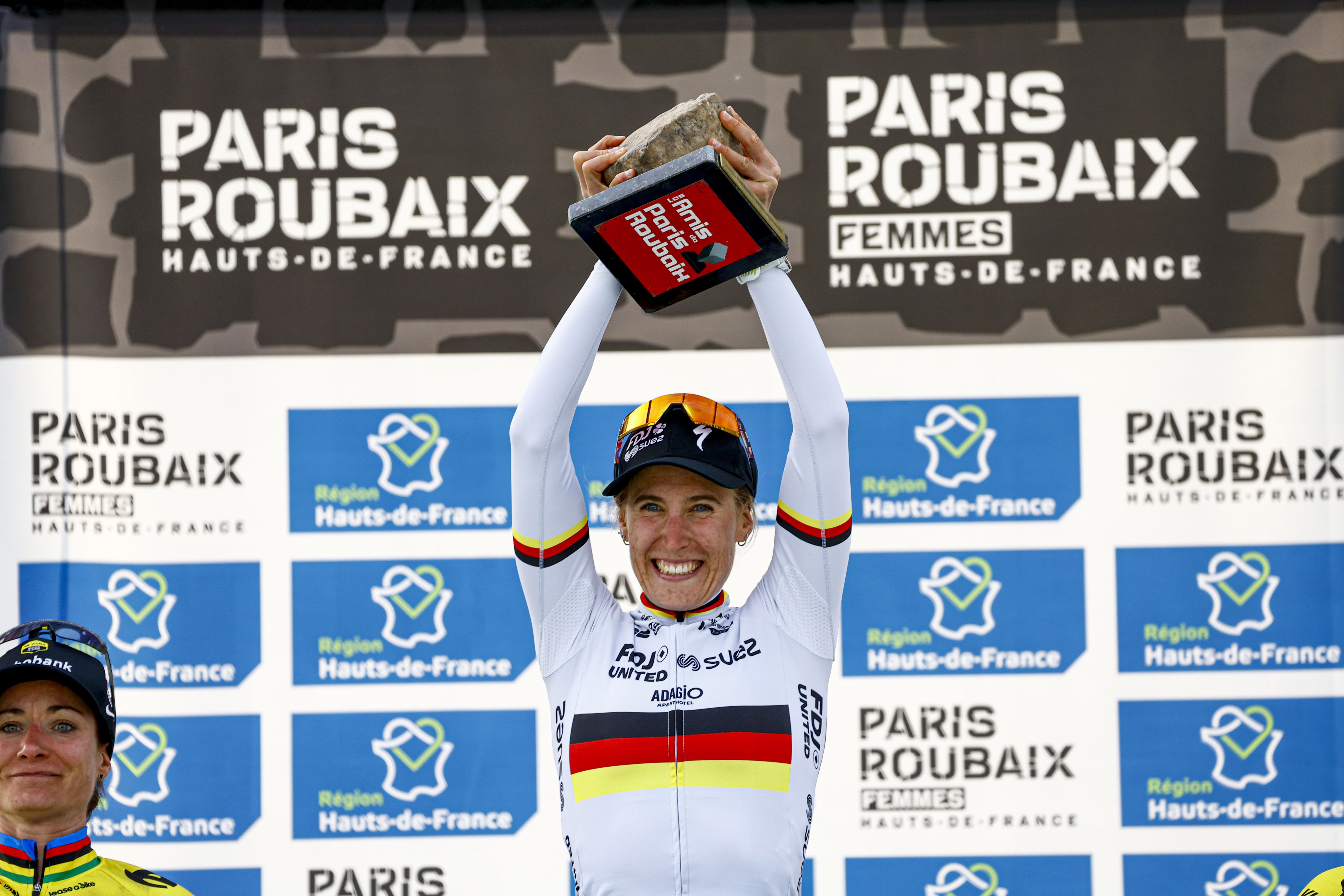 Victoria monumental de Franziska Koch en la París Roubaix para robarle el doblete a Visma