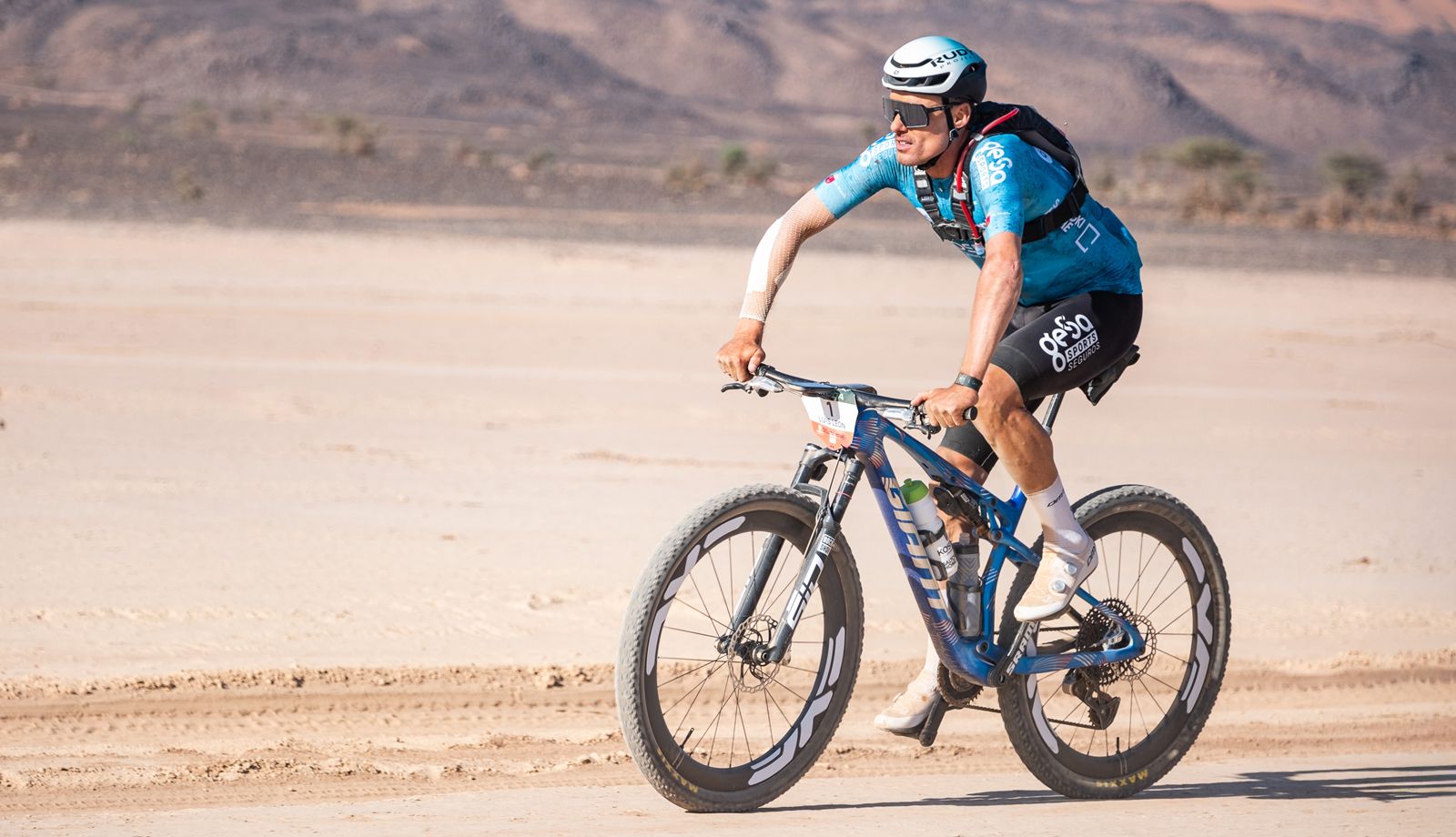 Luis León Sánchez abandonará la Titan Desert