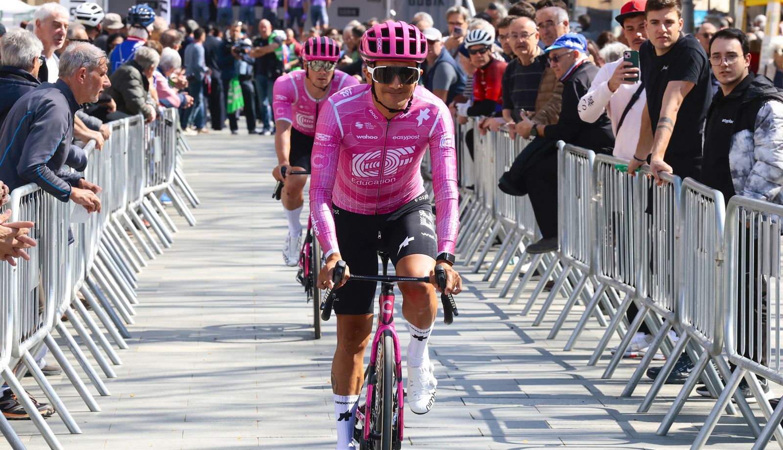 Richard Carapaz no correrá el Giro de Italia