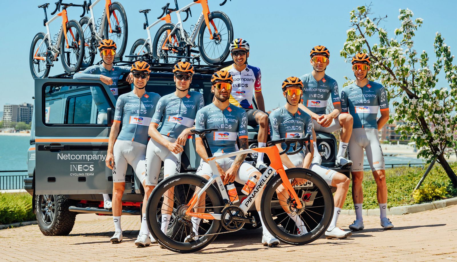 Bernal y Arensman liderarán en el Giro al renovado Netcompany INEOS