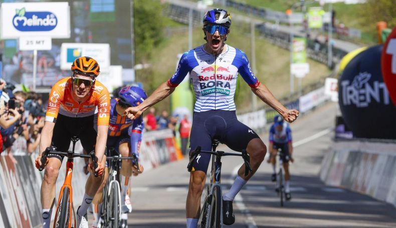 pellizzari victoria y liderato en el tour de los alpes 2 790x454