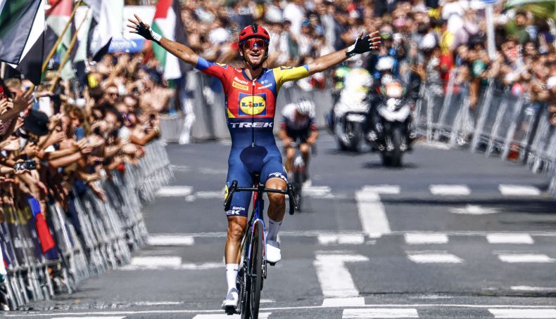 sprintcyclingagency 9070092 1 originali 2 790x454