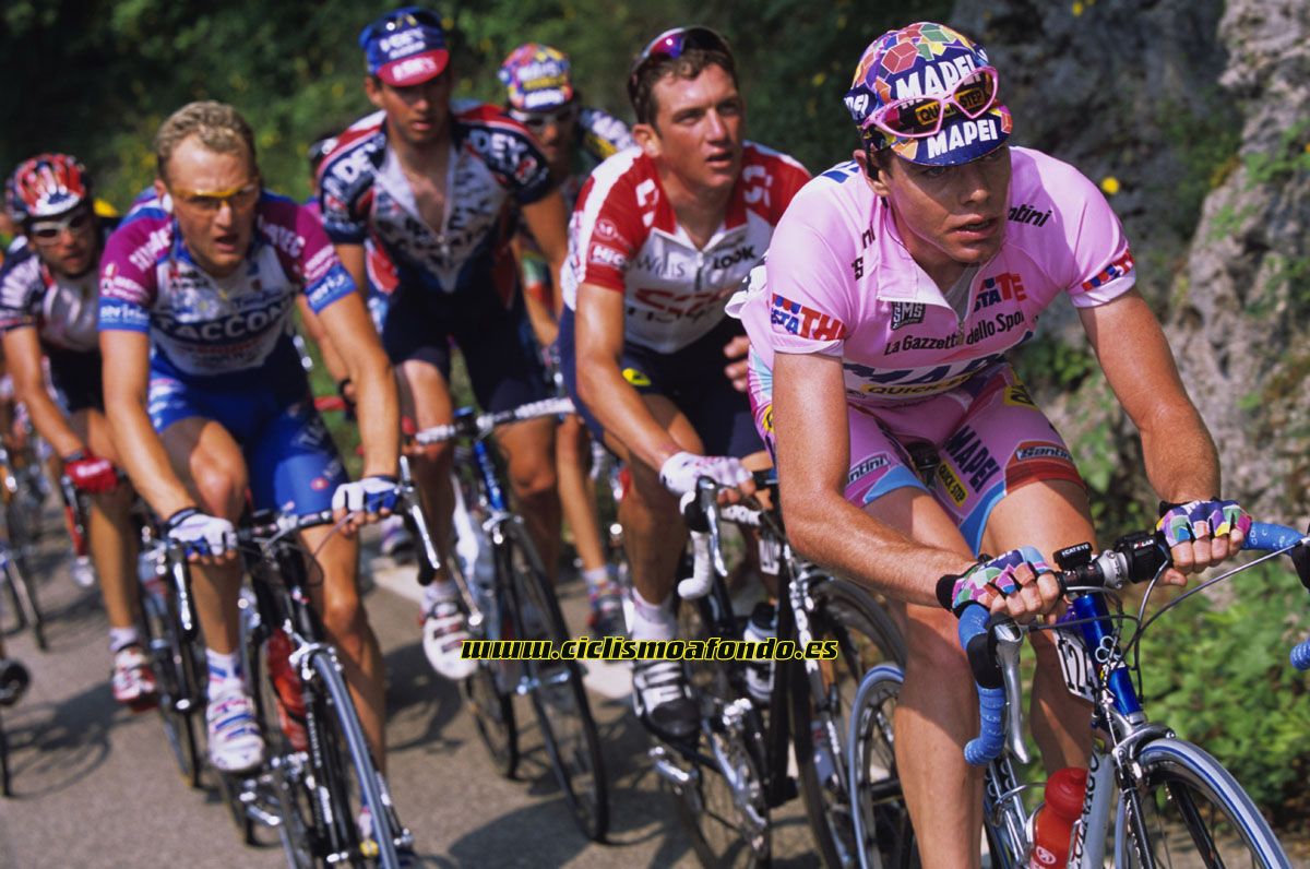 Homenaje a Cadel Evans